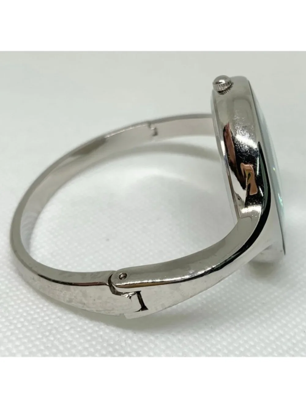 Women silver tone quartz analog watch green dial 38mm  bangle cuff band running